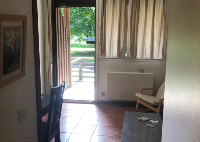 Апартаменти Avec *